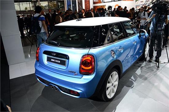 minicooper五门,MINI COOPER 五门版，时尚与实用的完美结合